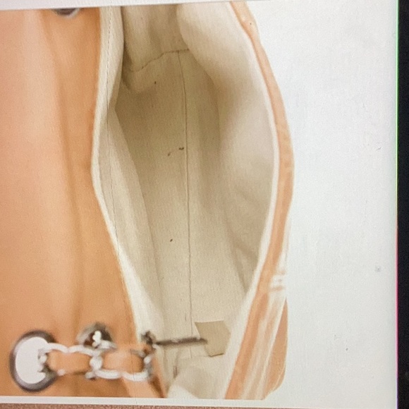 Authentic Lambskin Chanel bag - Picture 5 of 12